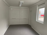 Bürocontainer. 6,75 × 2,42 m